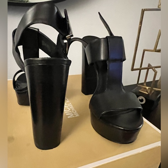 New Michael Kors Becker shoe Black size 9 - Picture 5 of 7